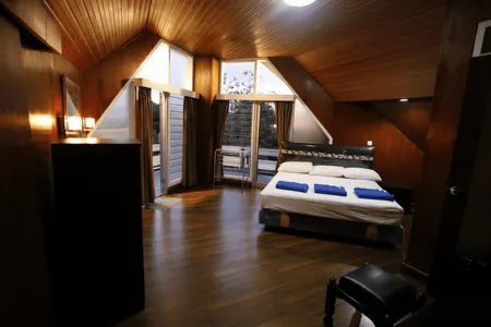 Villa Alam Indah Отели рядом с достопримечательностью «Таман Сафари Индонезия Богор»