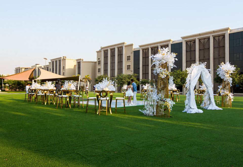 Hotel Triumph Luxury Hotel, Exterior, Garden