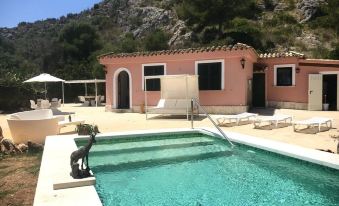 Villa with 4 Bedrooms in Port de Pollença, with Wonderful Mountain VIE