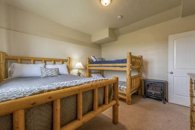 Holiday Home Yard is Kids Paradise! Beach Access! Tons of Space! Photo