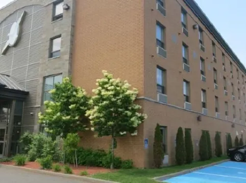 Days Inn by Wyndham Levis