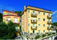 Hotel Tritone Hotel a Marina di Andora