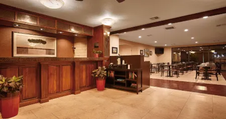 Best Western Orchard Inn Отели рядом с достопримечательностью «Stanislaus County Fairgrounds & Event Center»