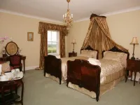 West Longridge Manor B&B Отели в г. 