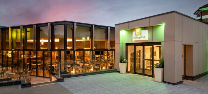 Holiday Inn LONDON GATWICK - WORTH by IHG โรงแรมในคราวเลย์