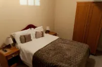 The Oak Hotels in Wychavon District