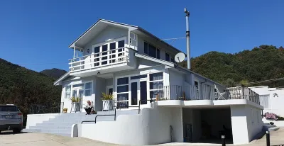 Top of the Town Hotels in Picton