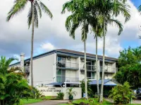 Cairns Holiday Lodge