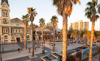 Glenelg Motel