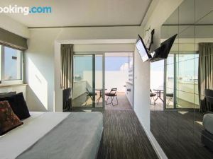 Phaedrus Living: Luxury Suite Nicosia 503