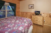 Bear Hugs - Great Cabin! 2 Bedroom Cabin by Redawning Hotele w: Dandridge