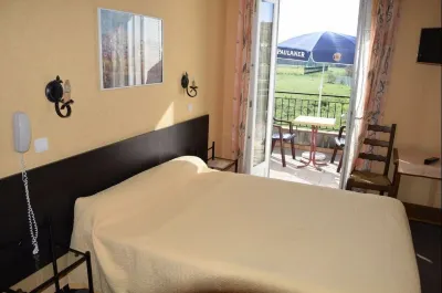 Hôtel la Vigneraie Отели в г. Кастанье