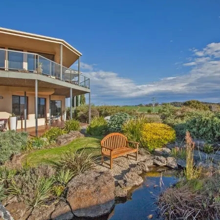 Hilltop Apartments Phillip Island - Adults Only