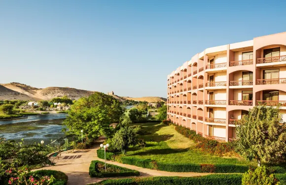 阿斯旺金字塔島酒店