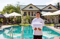 Sansan Resort and Spa Vang Vieng - parking