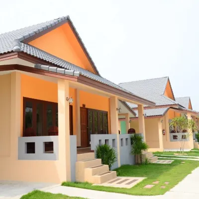 Juntima Boutique Hotel Hotels near Premium Outlet Cha-am