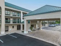 Econo Lodge Inn & Suites Foley-North Gulf Shores - Parkplatz