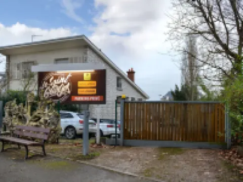 Logis Hôtels le Saint Georges Hotels in Vendôme