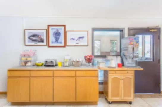 Super 8 by Wyndham Gardiner/Yellowstone Park Area Hotels in Park County