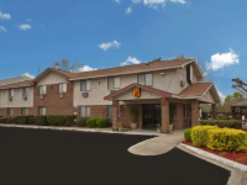 Super 8 by Wyndham Greenville Hotels in Greenville