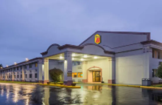 Super 8 by Wyndham Hartford Hotels near XL Center
