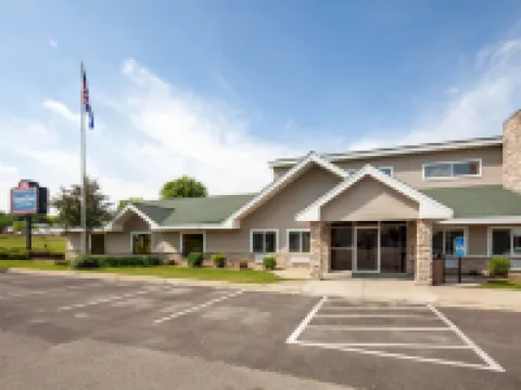 อเมริกินน์ บายวินด์แฮม นอร์ทฟิลด์ โรงแรมในNorthfield