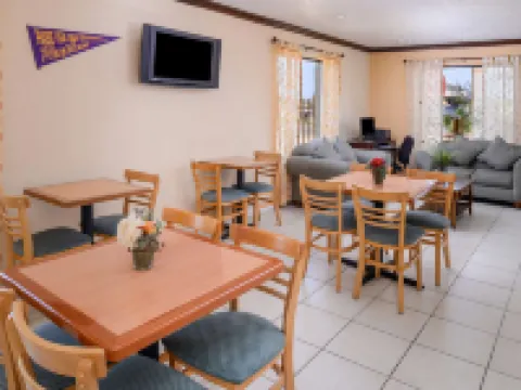 Americas Best Value Inn and Suites-Waller Prairie View Hotels in Waller County