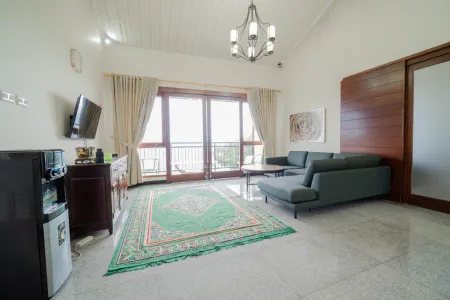 Villa Hill Side by Bukit Panorama Sanad Отели рядом с достопримечательностью «Camping ground citamiang»