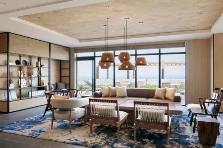 Fairfield by Marriott Hyogo Awaji Higashiura Отели рядом с достопримечательностью «HELLO KITTY APPLE HOUSE»