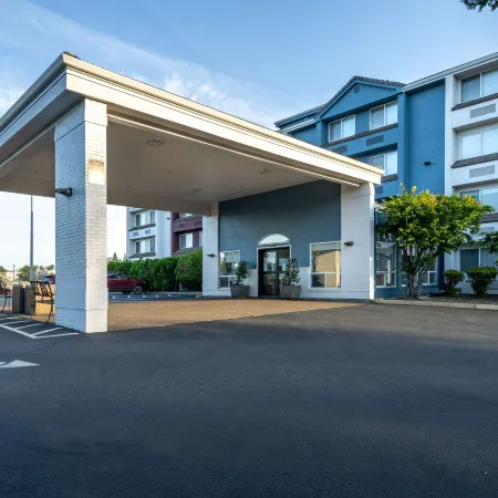 Best Western Lake Oswego Hotel  Suites