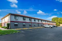 Red Roof Inn & Suites Vineland - Buena Hotels in Buena