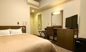 3. Hotel Ro..