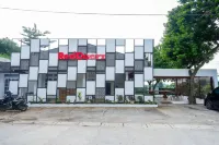 RedDoorz Near Bukitsari Semarang Các khách sạn ở Ngesrep