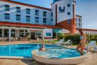 Lu' Hotel Carbonia - piscine