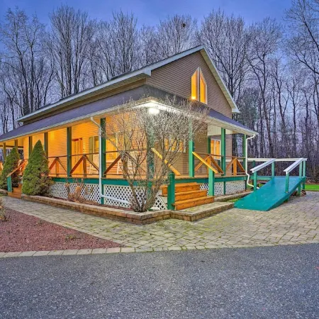 Spacious Oneida Retreat w/ Game Room!