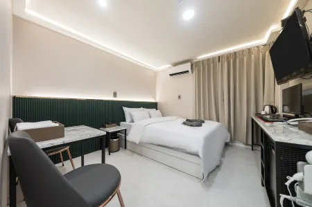 Seongnam Donkihotel
