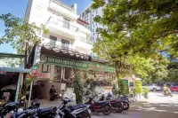 RedDoorz Lucky Hotel Lien Phuong Các khách sạn gần Tạp Hóa Đức Long