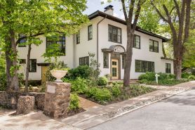 Oakhurst Inn at the University