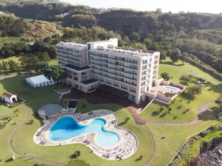 Pestana Bahia Praia Nature & Beach Resort Отели рядом с достопримечательностью «Marina de Vila Franca do Campo - Azores Islands»