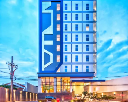 Hotel 88 Kedungsari - Kedungdoro by WH Hotels in Tegalsari