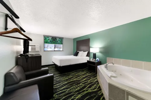 Baymont by Wyndham Liberty MO