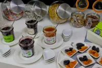 基里亞德威望佩皮尼揚中央蒙飯店 - 早餐