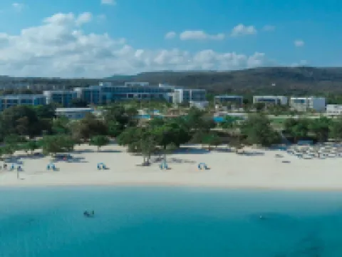 Gran Muthu Almirante Beach Hotel Hoteles en Guardalavaca