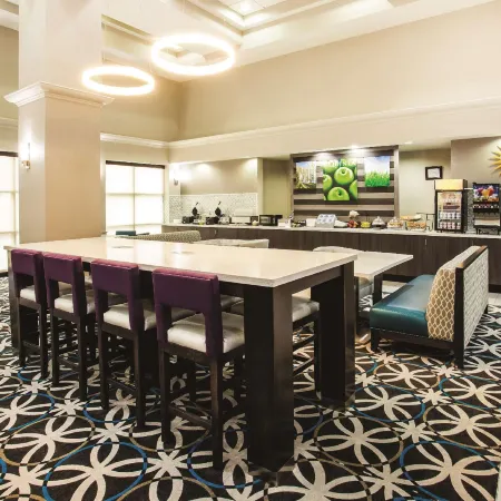 La Quinta Inn & Suites by Wyndham Newark - Elkton