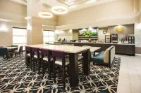 La Quinta Inn & Suites by Wyndham Newark - Elkton - breakfast