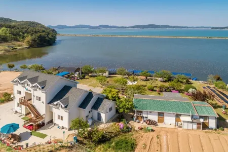 Taean Lake and Sea Spa Pension