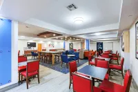 Holiday Inn Express & Suites TULSA S BROKEN ARROW HWY 51 by IHG - Pools