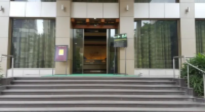 Club Emerald Hotels near BARC