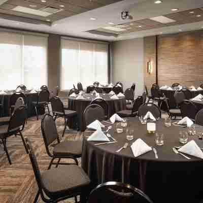 Hyatt Place Calgary Airport Dining/Meeting Rooms
