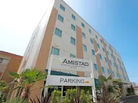 Amistad Hotel Hotel in zona Michi-no-Eki Takarajima